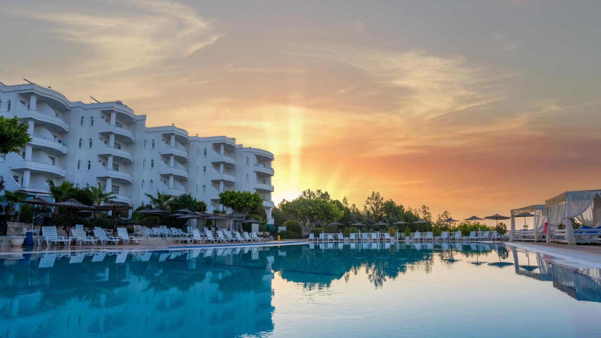Olbios Marina Resort Hotel Kumkuyu Ngoại thất bức ảnh