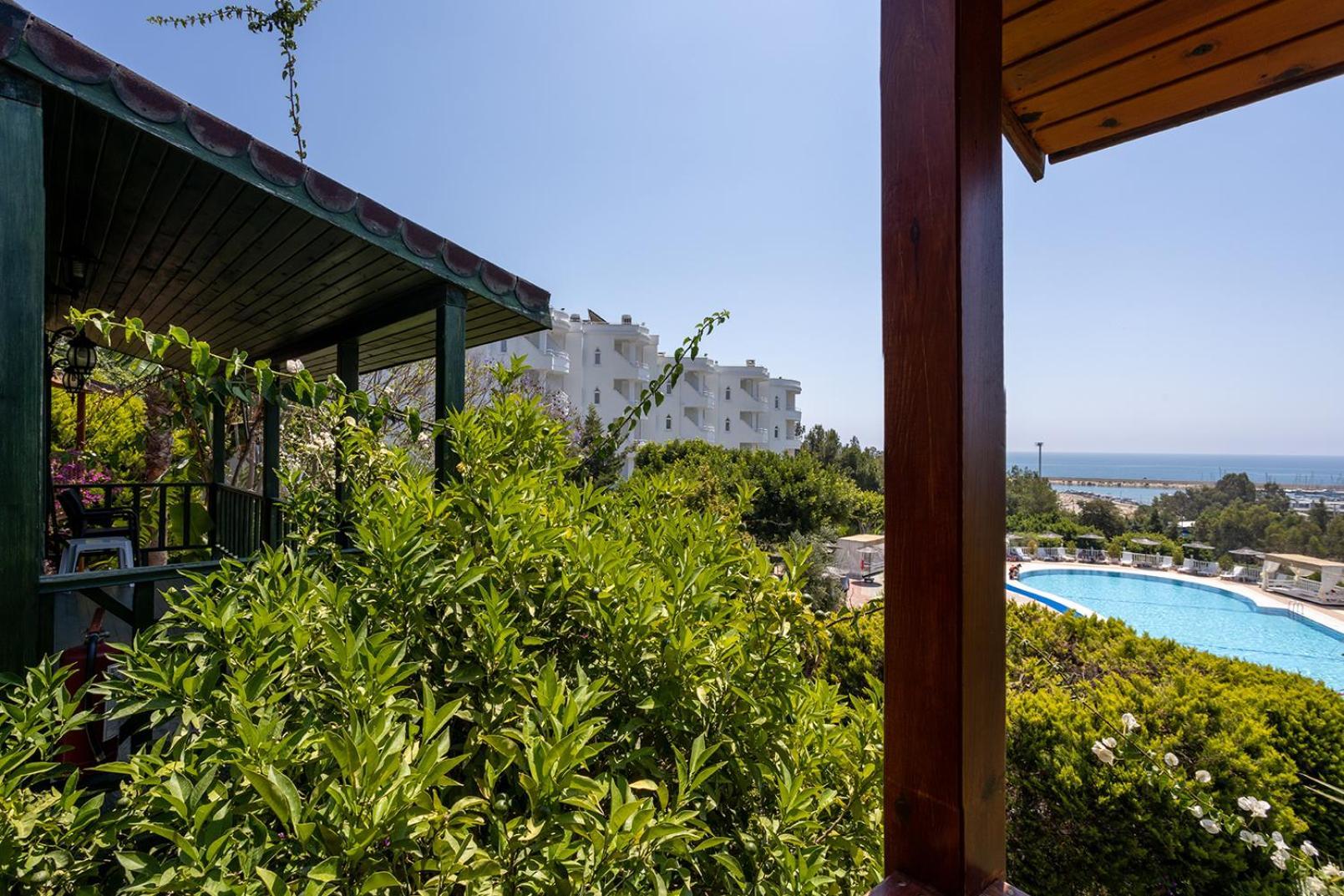 Olbios Marina Resort Hotel Kumkuyu Ngoại thất bức ảnh